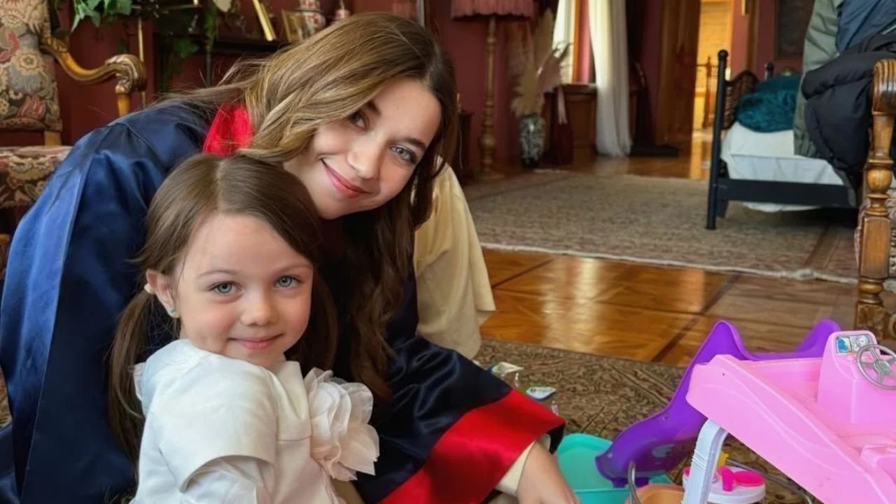 Afra Saraçoğlu Kimdir A.b.i̇ Ve Yalı Çapkını'nın Yıldızının Hayatı (2)