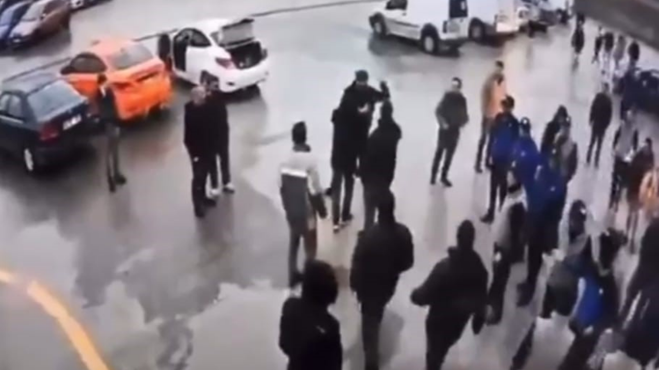 Araç Muayenesinde Tansiyon Yükseldi Olayda Polis Memurundan Acı Haber