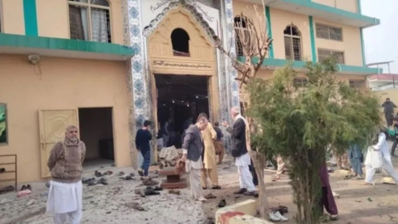 Cuma Namazında Kanlı Saldırı Camide Patlama, 10 Ölü 80 Yaralı