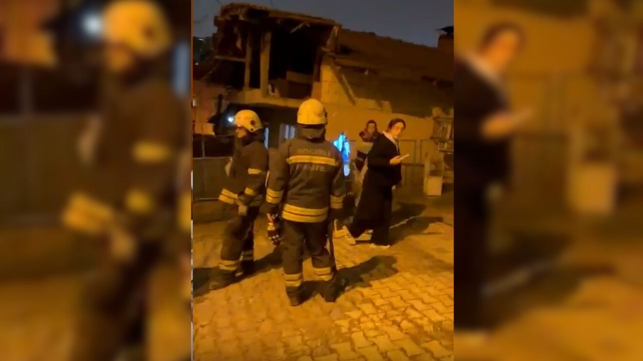 Evinde Otururken Kamyonetin Çarptığı Duvarın Altında Kaldı