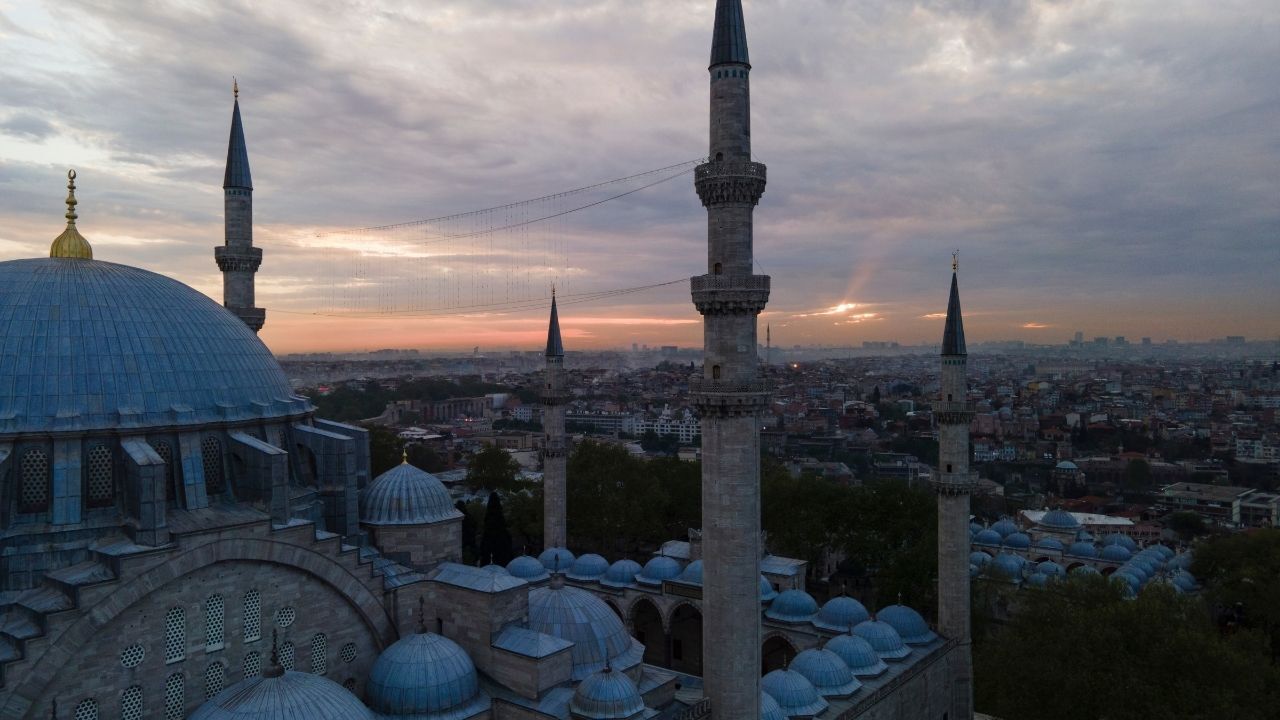 İzmir İftar Vakti 24 Şubat 2026 İzmir’de İftar Saat Kaçta, İmsak Kaçta (1)