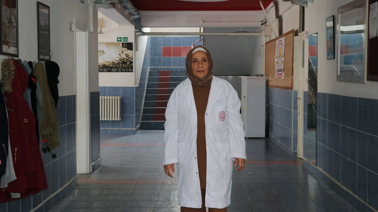 Kanser Hastasi Ogretmen Erken Teshisle Sagligina Kavustu