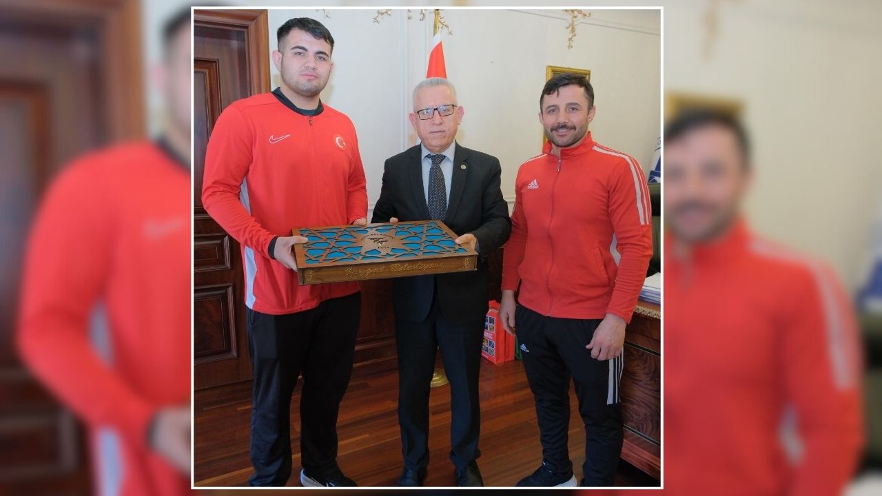 Şampiyon Güreşçi (3)