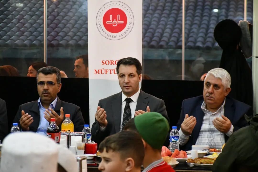 Sorgun'da Öğrenciler Kaymakamla İftarda Buluştu