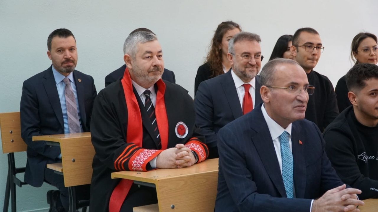 Tbmm Başkanvekili Bekir Bozdağ Yozgat’ta Hukuk Fakültesi Uygulama Mahkeme Salonu Açıldı (2)