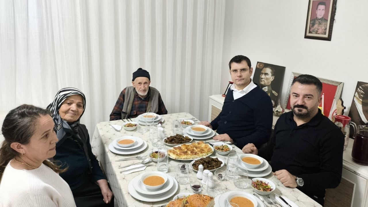 Yerköy’de “Ayrı Sofrada, Aynı Duada” İftar Programı Düzenlendi (2)