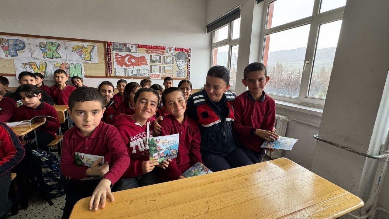 Yozgat İl Jandarma Komutanlığından Öğrencilere Güvenlik Eğitimi (1)
