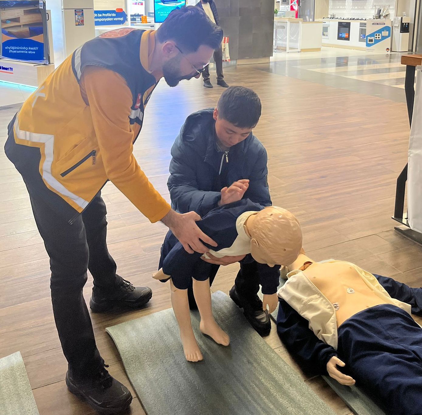 Yozgat’ta Avm’de Hayat Kurtaran Eğitim