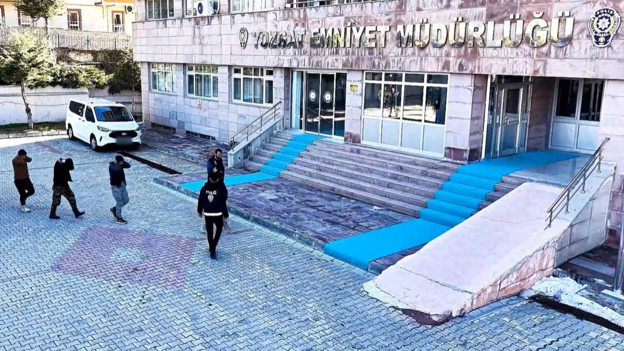 Yozgat’ta Göçmen Kaçakçılığı Operasyonu 14 Düzensiz Göçmen Yakalandı (3)