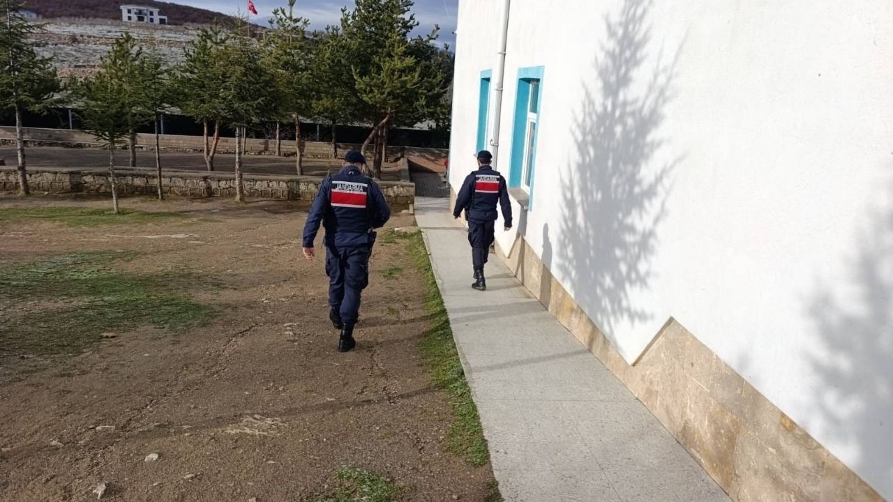 Yozgat’ta Jandarma Ekiplerinden Okul Çevrelerinde Denetim (3)