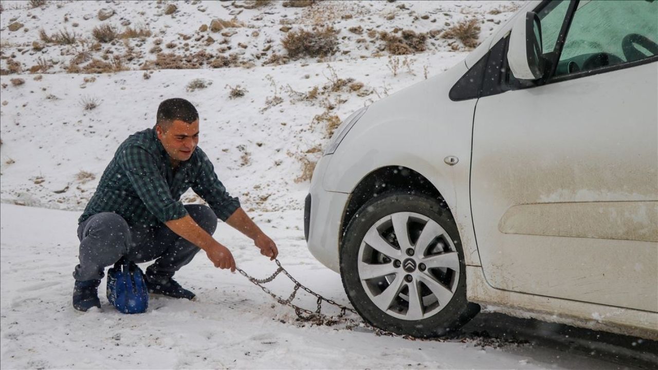 Yozgat'ta Kar Yağışı Uyarısı Vatandaşlar Tedbirli Olmaya Çağrıldı (3)