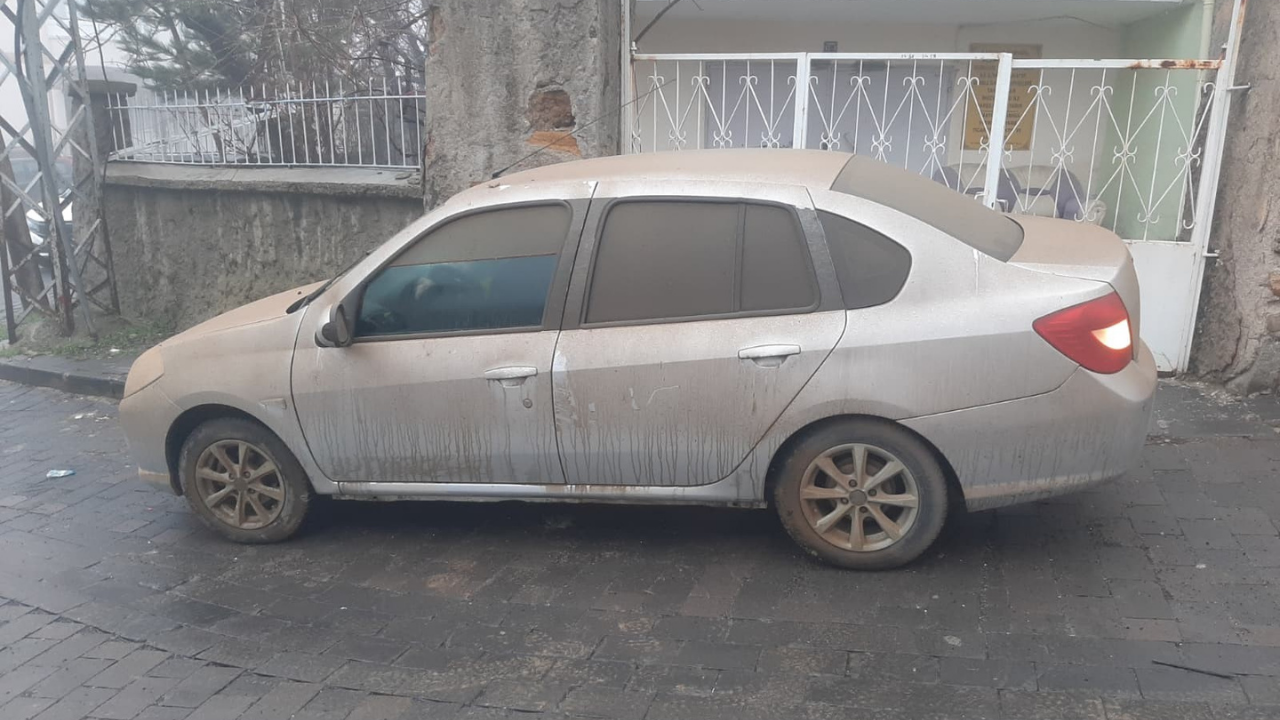 Yozgat'ta Metruk Konak Yoğun Yağışın Ardından Çöktü (1)