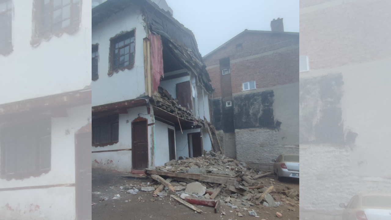Yozgat'ta Metruk Konak Yoğun Yağışın Ardından Çöktü