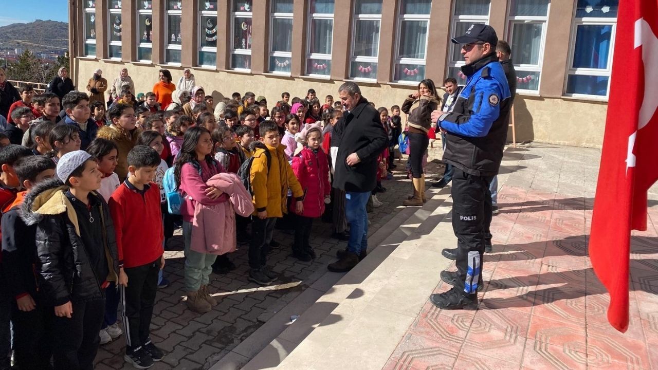 Yozgat’ta Öğrenciler İçin Kritik Adım Okullarda Dikkat Çeken Güvenlik Eğitimi (3)