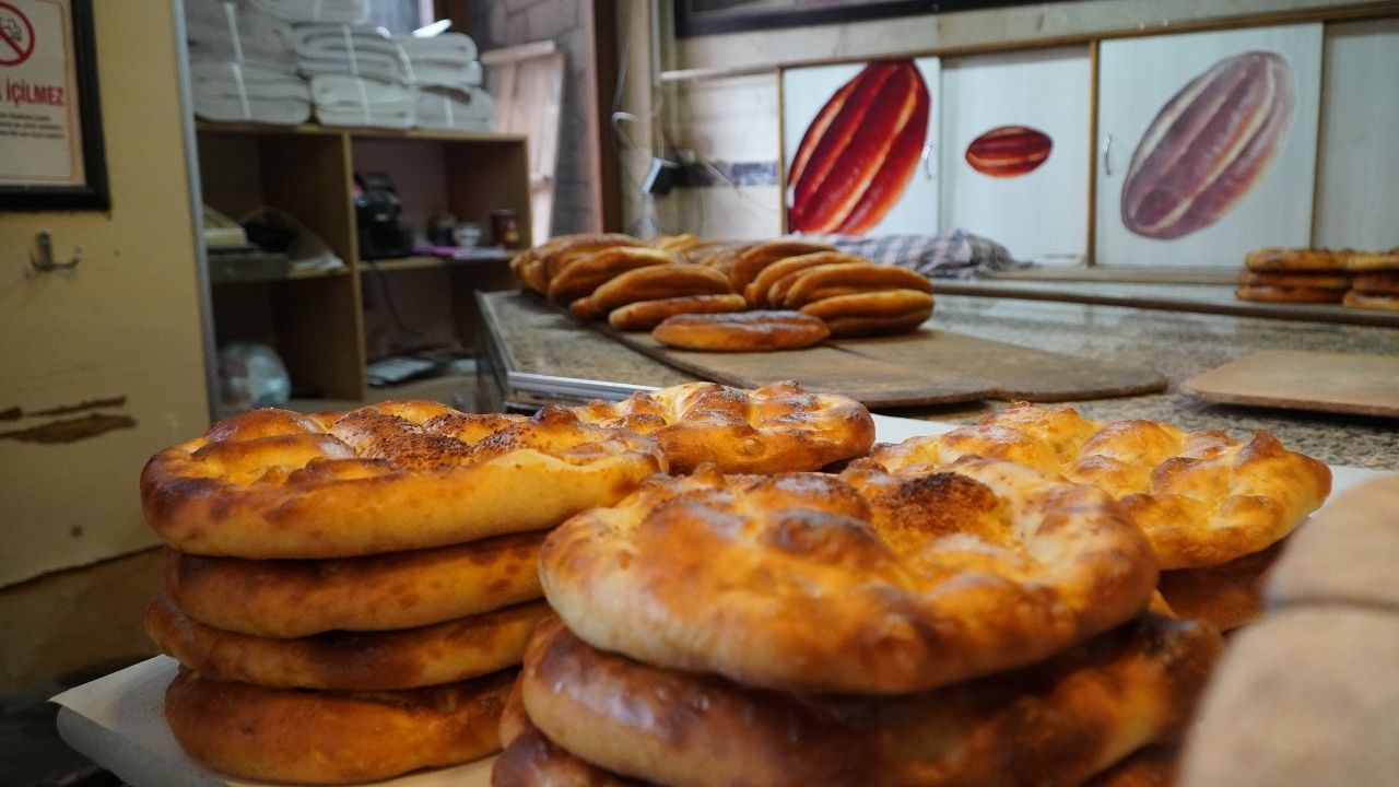 Yozgat'ta Ramazan Pideleri Satışa Sunuldu (1)