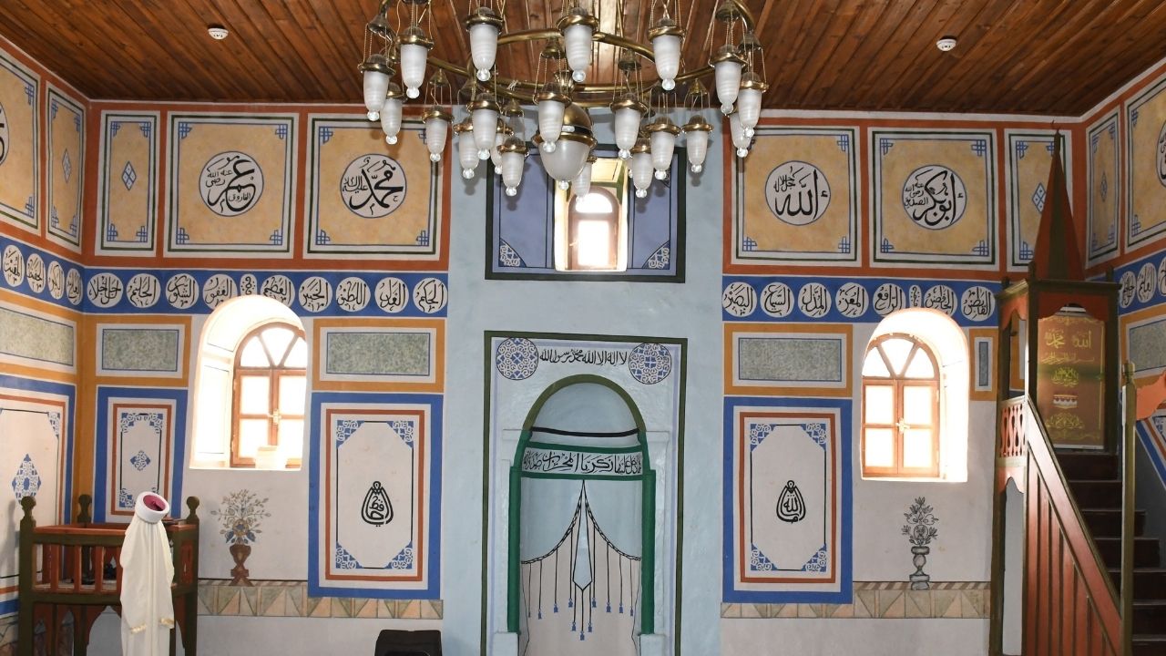 Yozgat’ta Tarihi Bilinmeyen Cami Havadan Görüntülendi (6)
