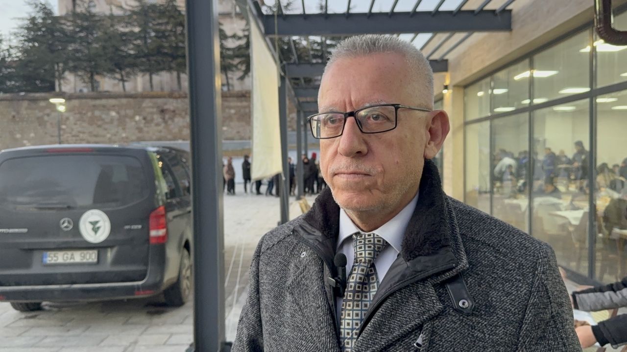 Yozgat'ta Tarihi Çapanoğlu Camisi'nde 800 Kişilik İftar Sofrası Kuruldu (2)