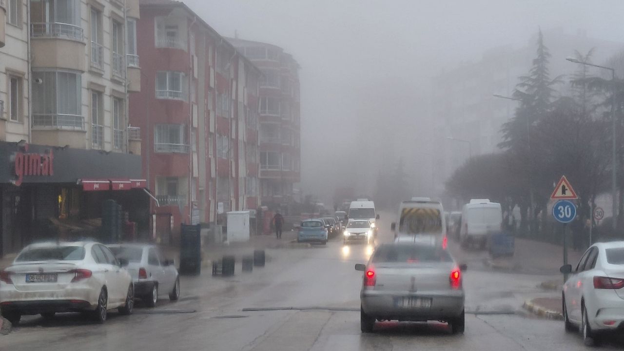 Yozgat’ta Yoğun Sis Trafiği Felç Bıraktı (2)