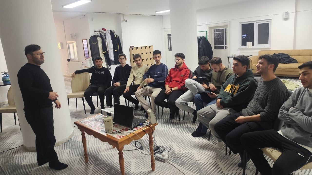 Akdağmadeni Meslek Yüksekokulu'nda Öğrencilere Kritik Uyarılar (3)