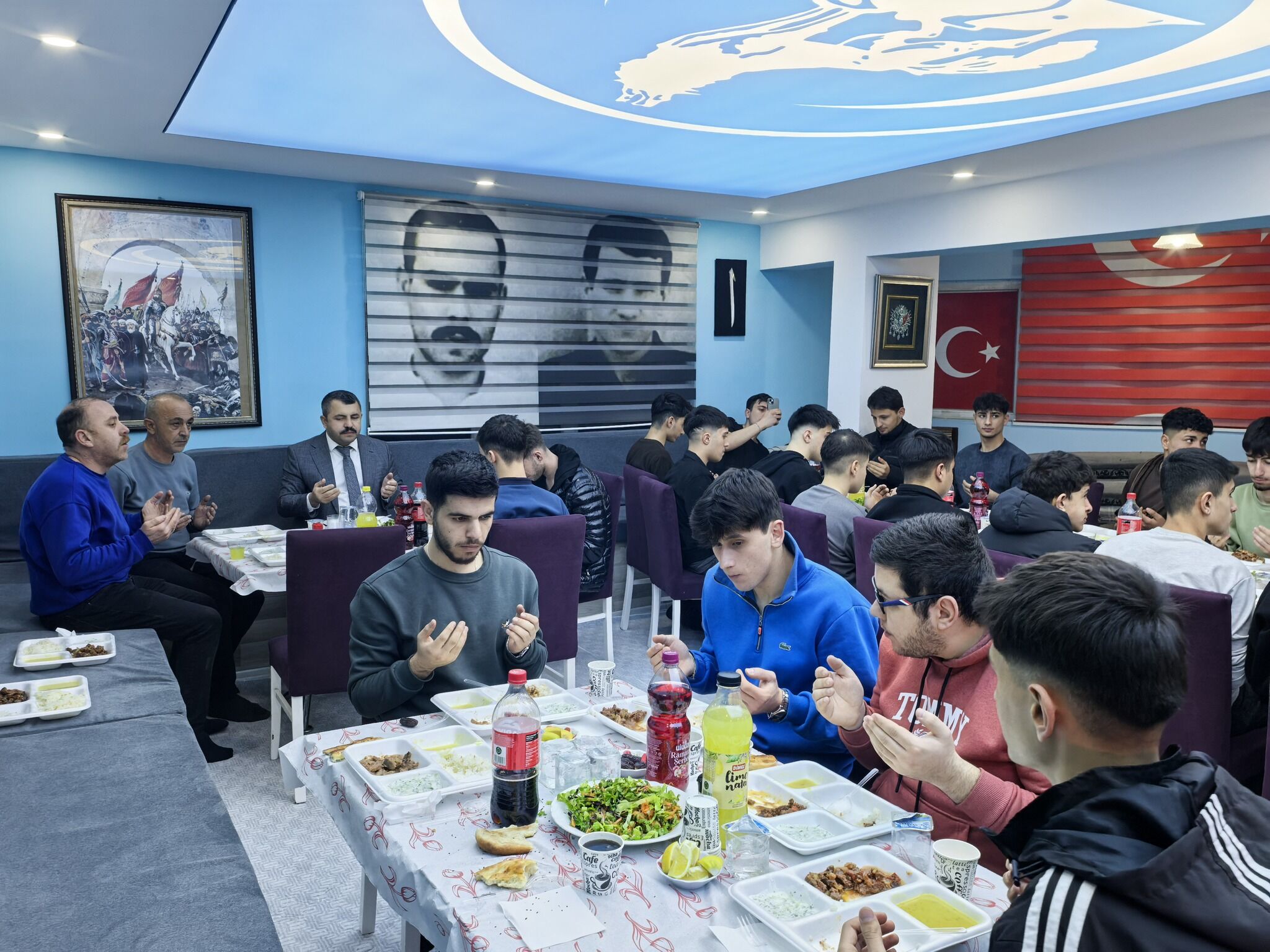 Akdağmadeni Ülkü Ocaklarından Birleştiren İftar 3