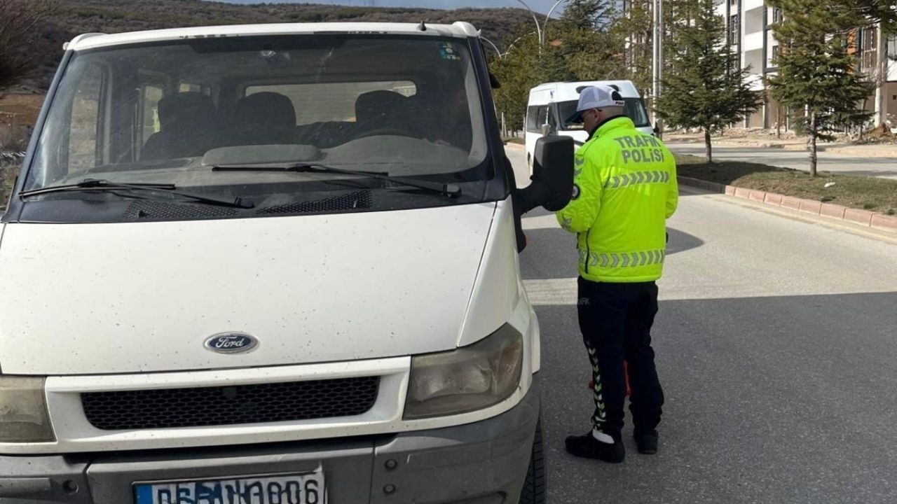 Akdağmadeni’nde Bayram Güvenliği İçin Sıkı Kontrol (1)
