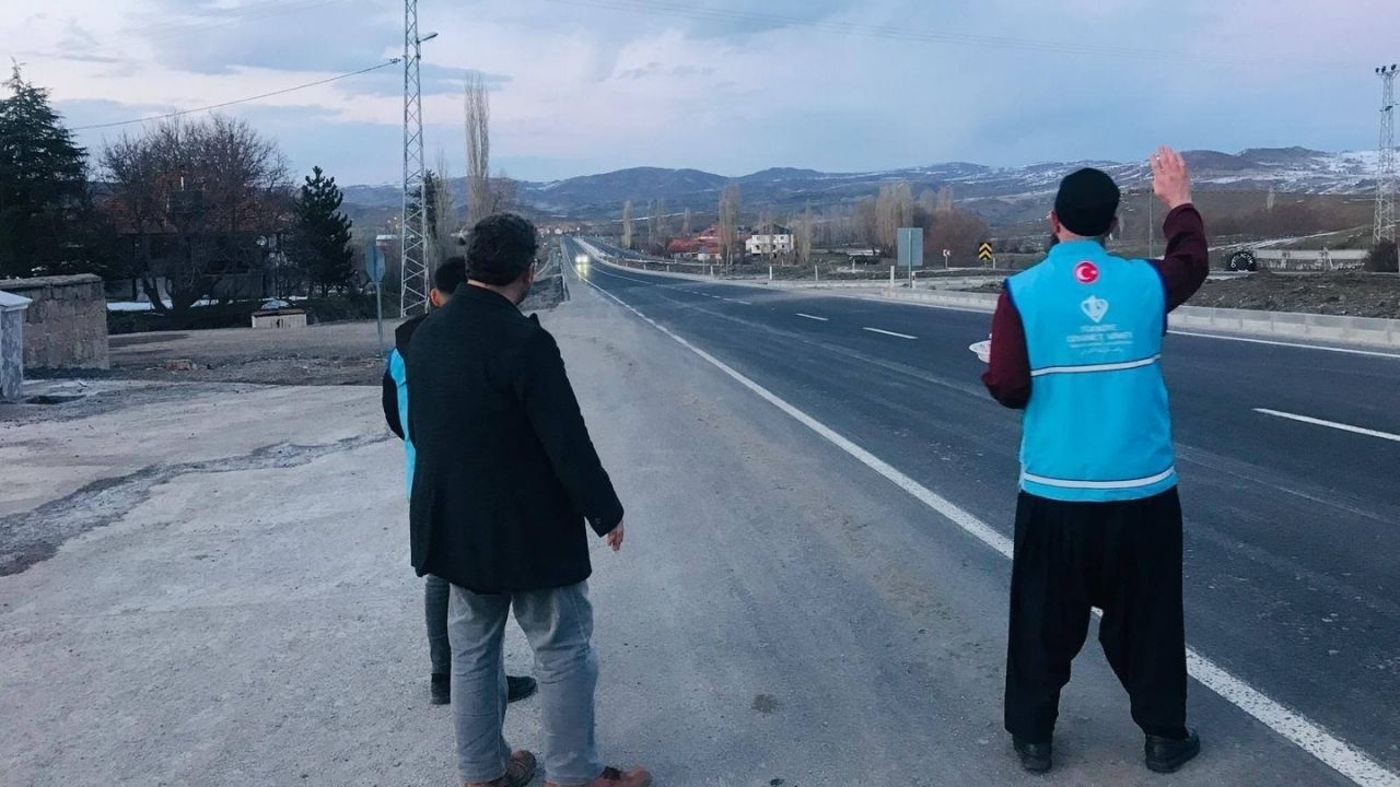 Akdağmadeni'nde Yolculara ‘İftara 5 Kala’ Sürprizi (3)