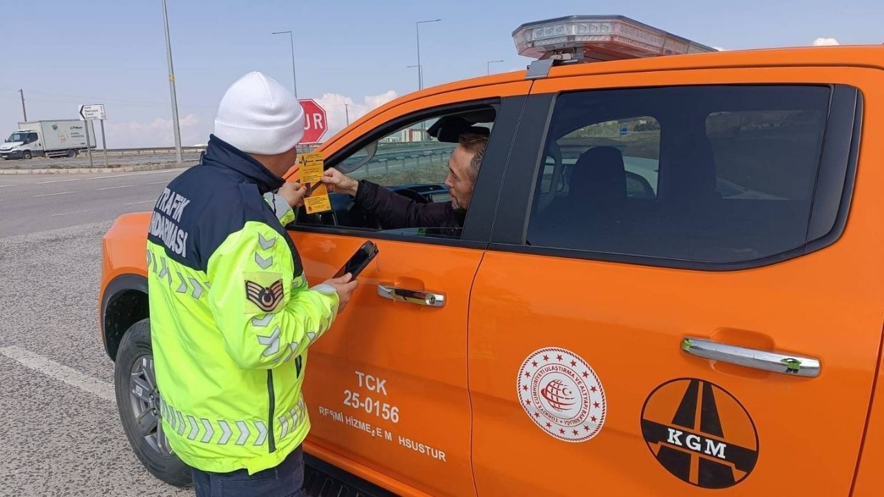 Bayram Yolculuklarında Güvenlik Önlemi Yozgat’ta Jandarma Denetimleri Sıklaştırıldı (2)