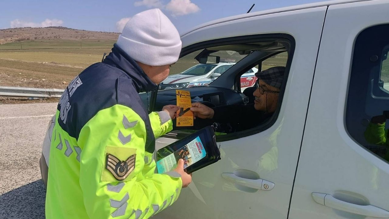 Bayram Yolculuklarında Güvenlik Önlemi Yozgat’ta Jandarma Denetimleri Sıklaştırıldı (3)