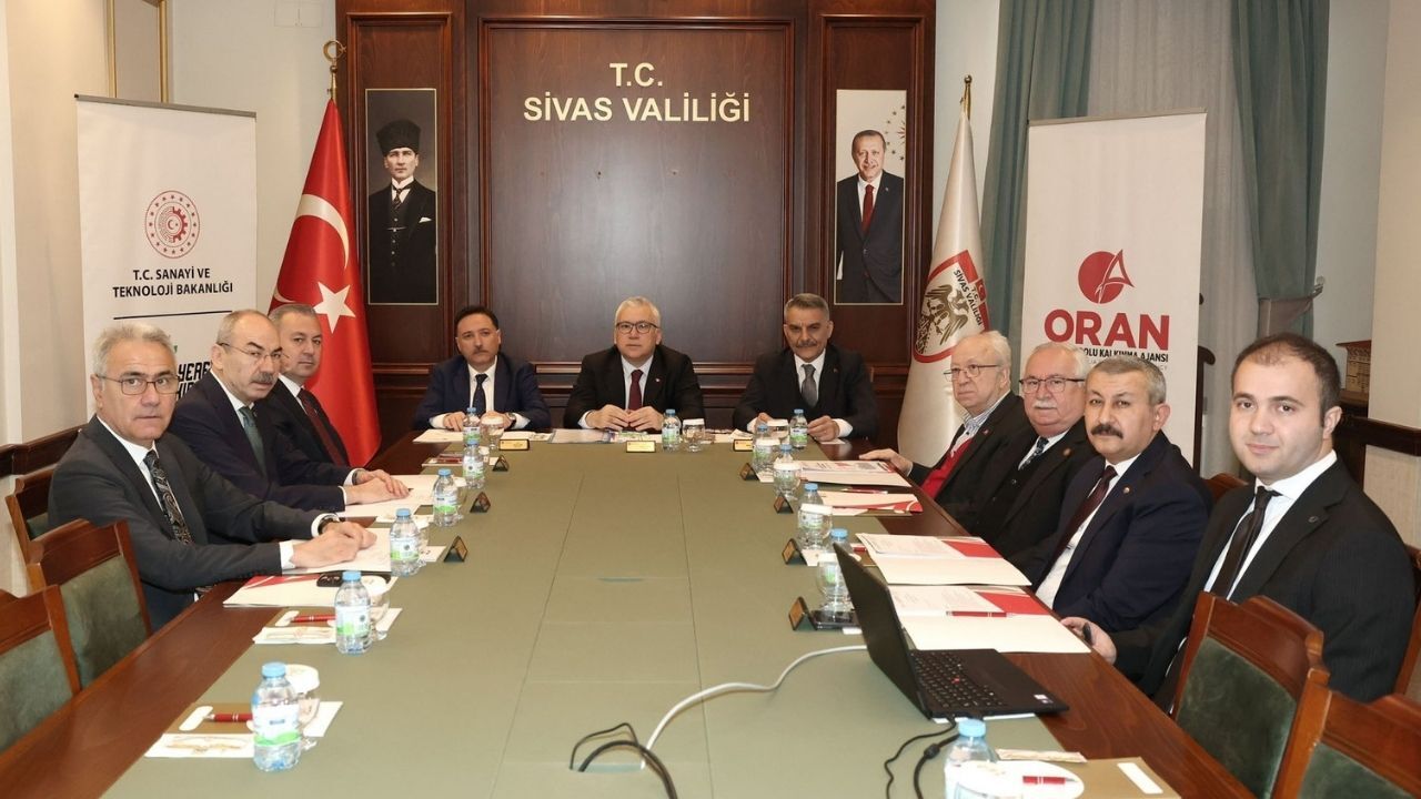 Bölgesel Kalkınmada İş Birliği Vurgusu Yozgat Valisi Ve Protokol Üyeleri Toplantıda (2)