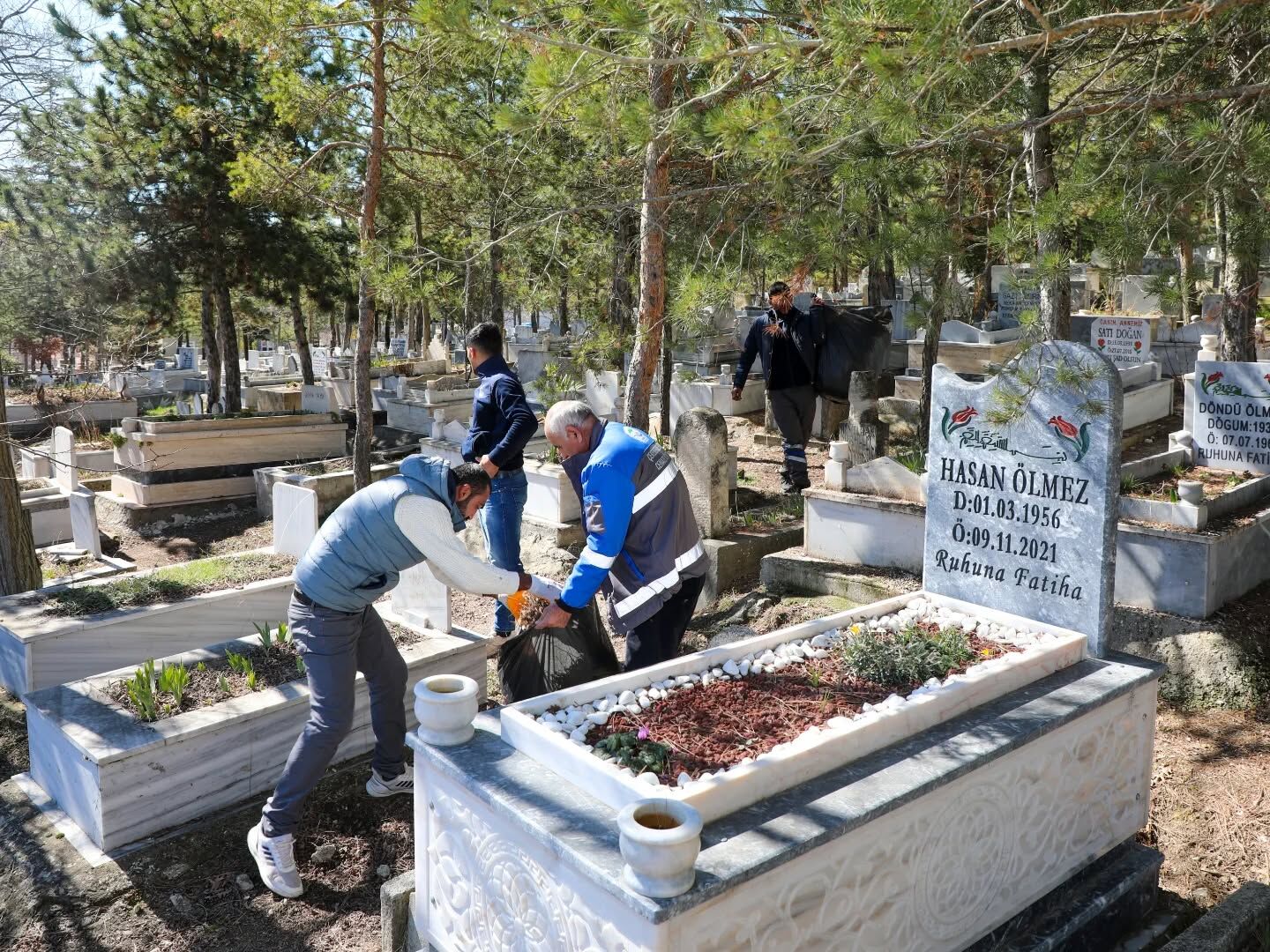 Çekerek'te Mezarlıklara Bayram Öncesi Temizliği