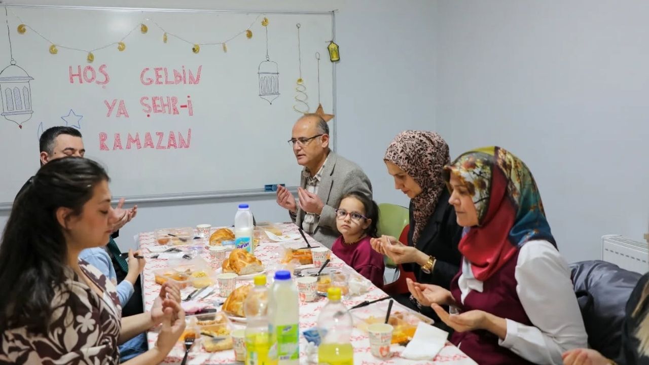 Çekerek’te Protokol Ve Öğrencileri Buluşturan İftar (3)