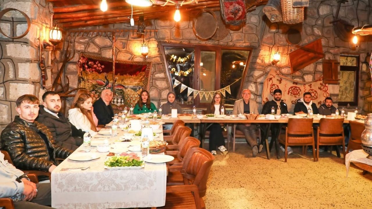 Çekerek’te Sahur Sofrası Öğrenciler İçin Kuruldu (1)