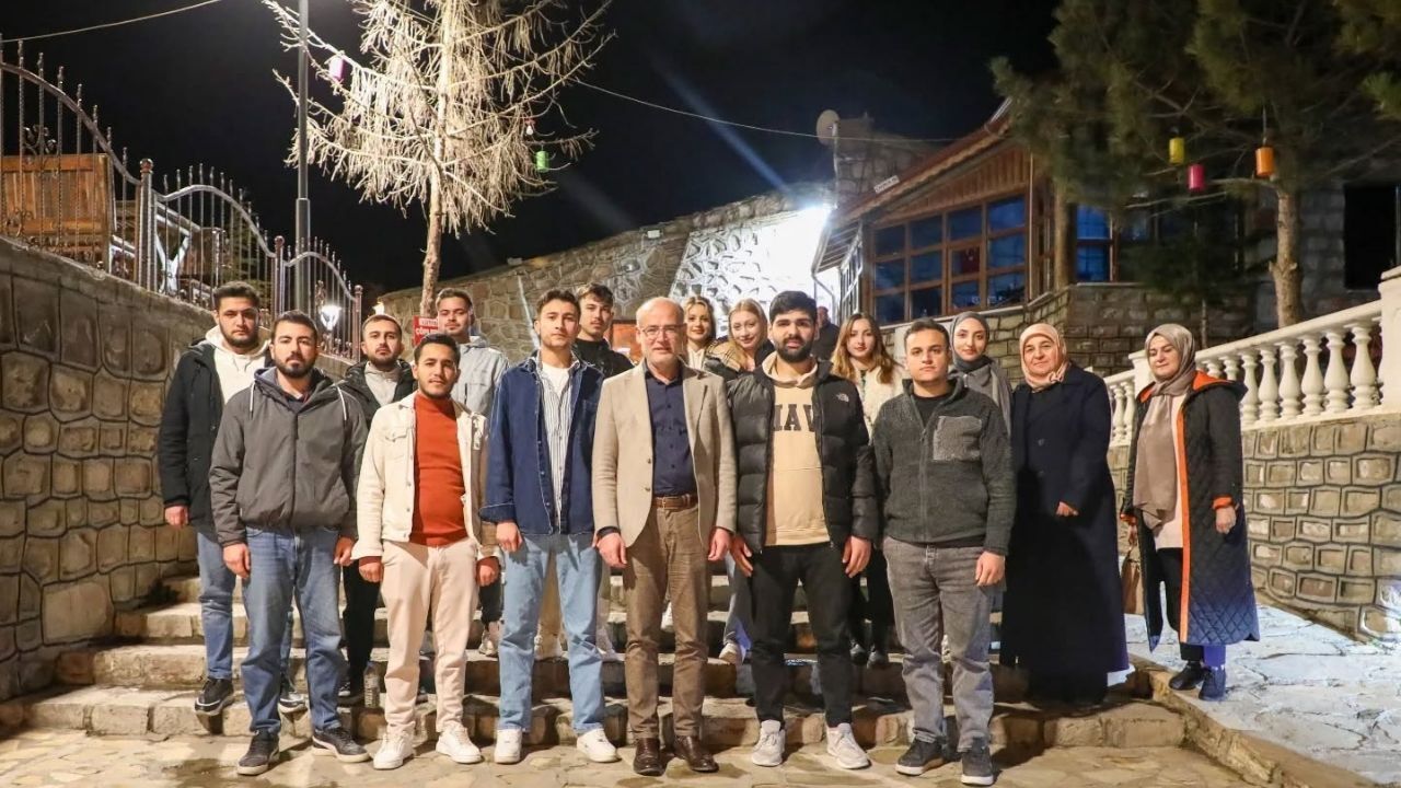 Çekerek’te Sahur Sofrası Öğrenciler İçin Kuruldu (2)