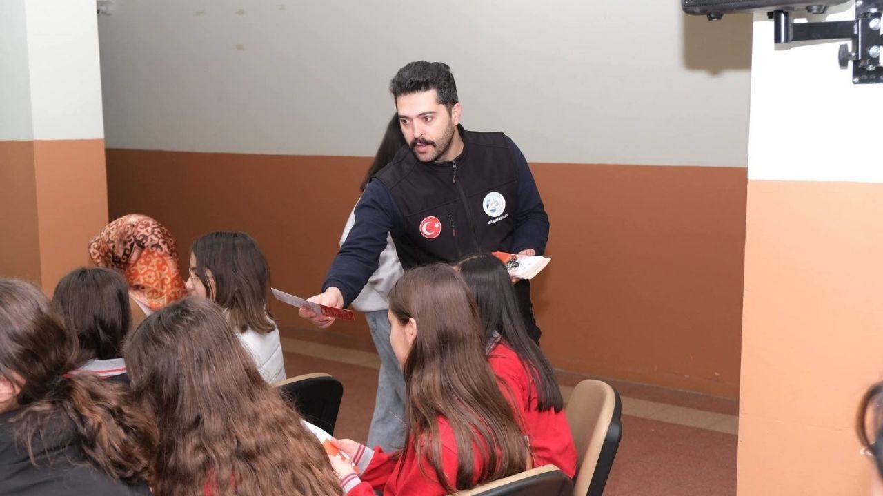 Çök Kapan Tutun Öğretildi Yozgat’ta Deprem Haftası Etkinlikleri Yoğun İlgi Gördü (4)