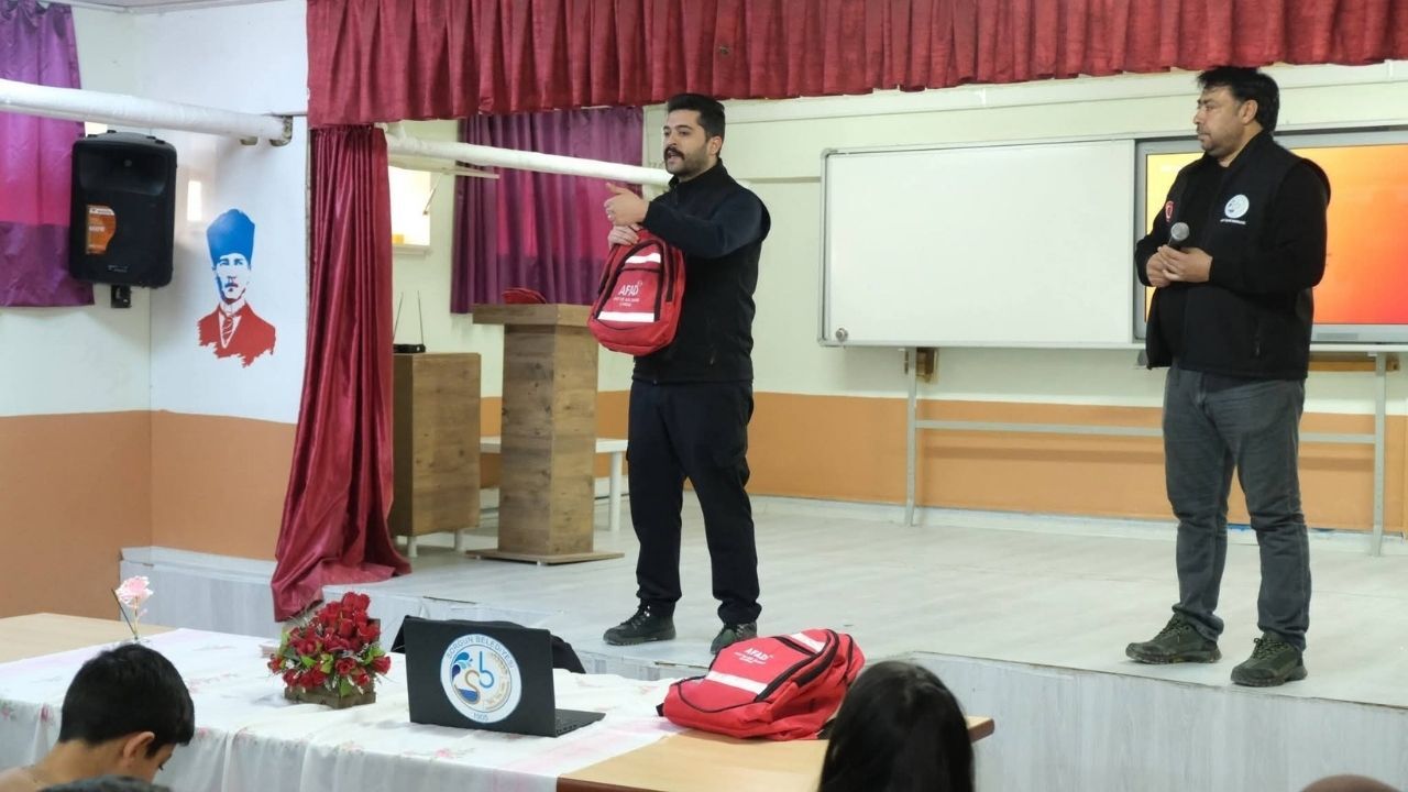 Çök Kapan Tutun Öğretildi Yozgat’ta Deprem Haftası Etkinlikleri Yoğun İlgi Gördü (5)