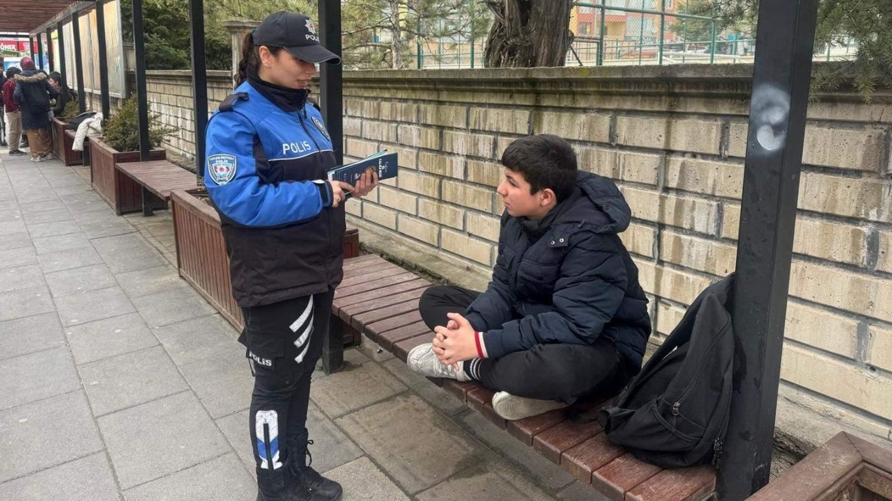 Emniyet Ekiplerinden Yozgat’ta Dikkat Çeken Çalışma Birçok Kişiye Önemli Uyarılar Yapıldı (2)