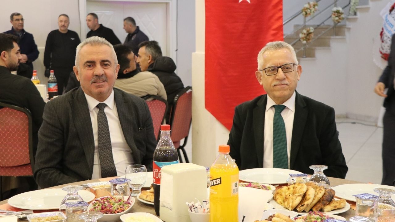 Hak İş Yozgat’ta Bir Araya Geldi Kardeşlik Ve Birlik Mesajı Öne Çıktı (1)