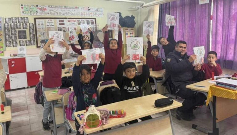 Kadışehri’nde Polis 60 Vatandaşı Dolandırıcılığa Karşı Bilgilendirdi1