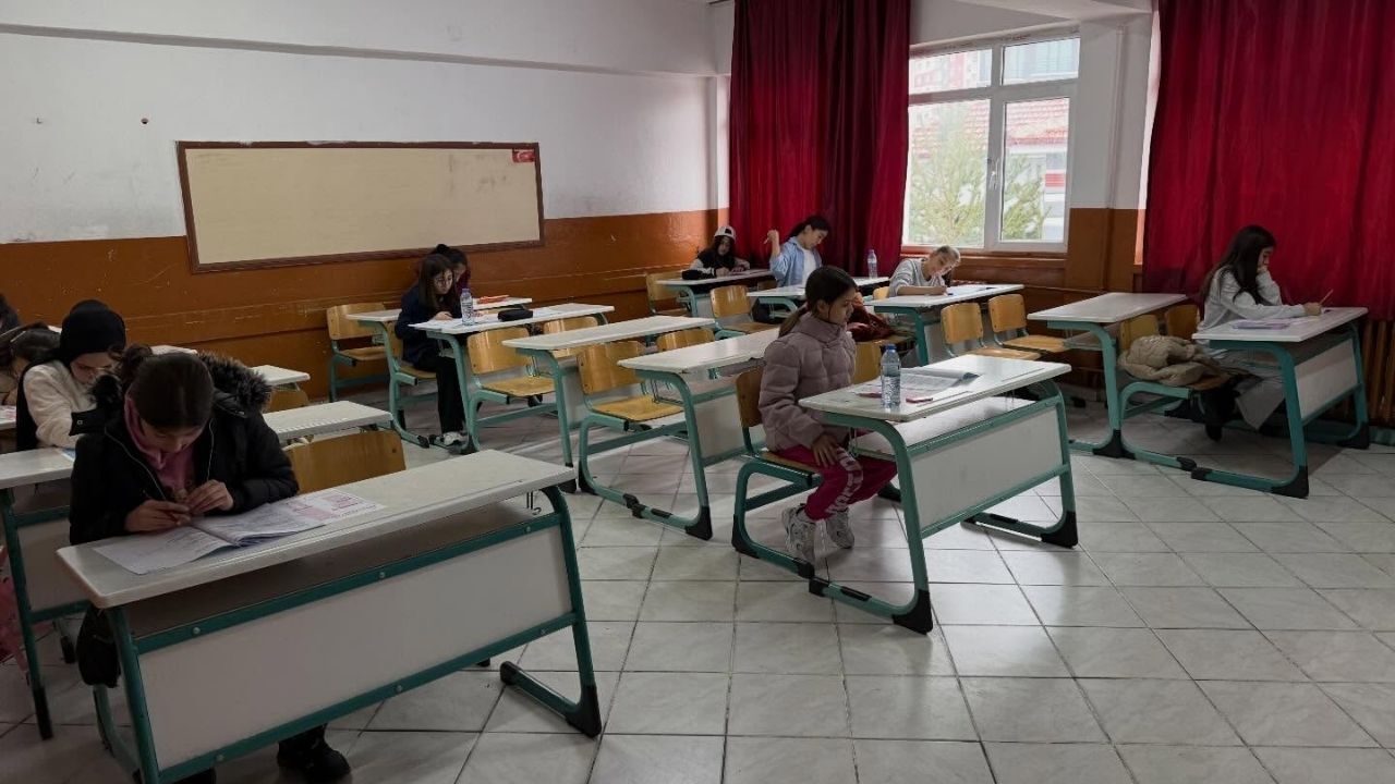 Kitap Kurtları Yozgat’ta Yarıştı 1000’Den Fazla Öğrenci Ter Döktü (2)