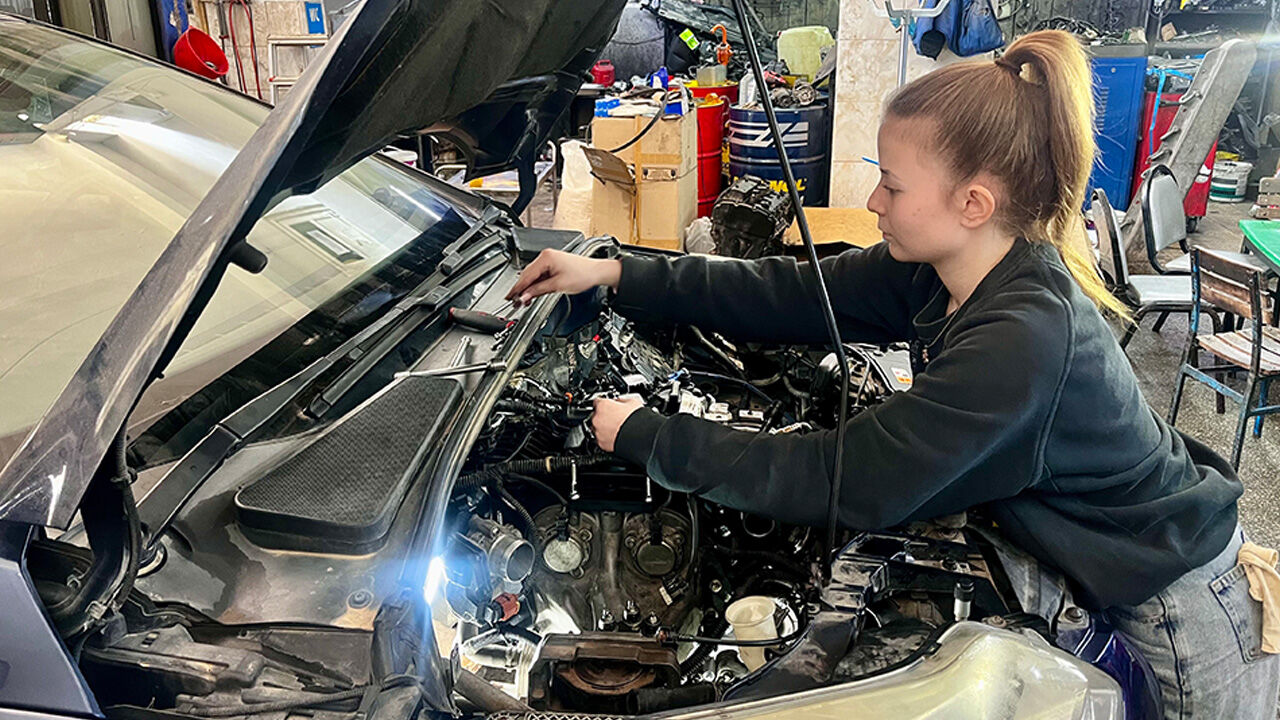 Sanayide Önyargıları Kıran Genç Kız Kendi Tamirhanemi Açmak İstiyorum (3)