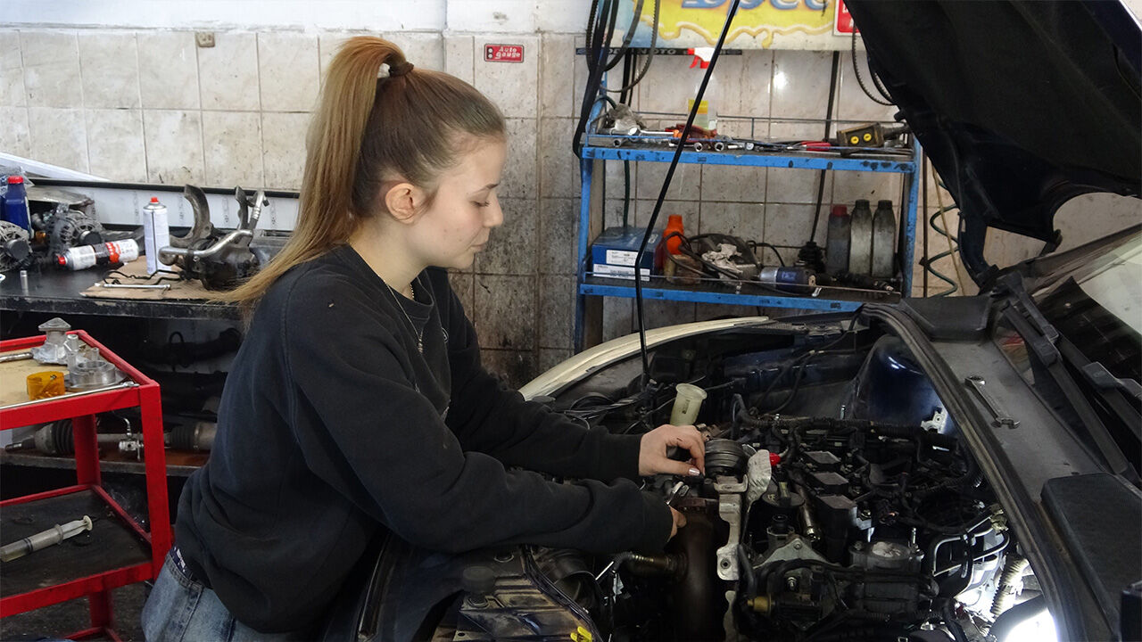 Sanayide Önyargıları Kıran Genç Kız Kendi Tamirhanemi Açmak İstiyorum (5)