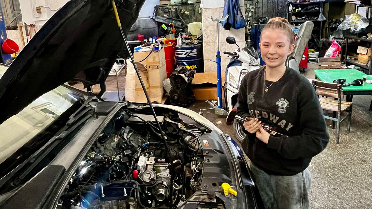 Sanayide Önyargıları Kıran Genç Kız Kendi Tamirhanemi Açmak İstiyorum (6)