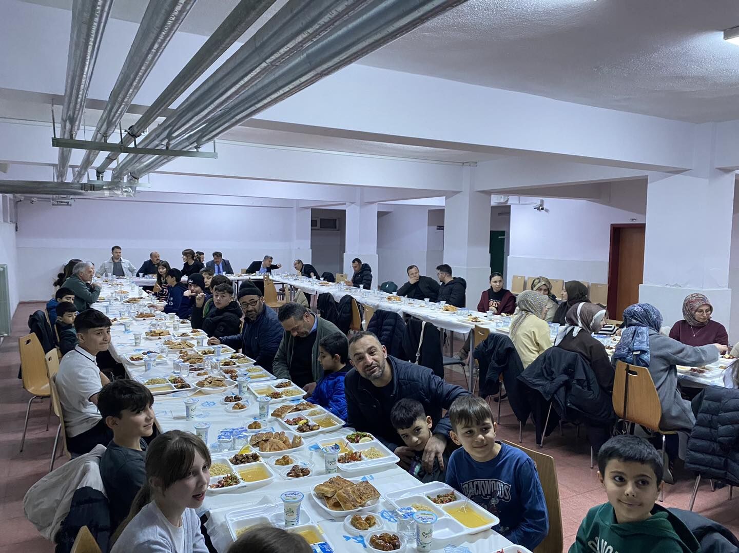 Saraykent'te Minikler İftarda İdarecileri Ağırladı1