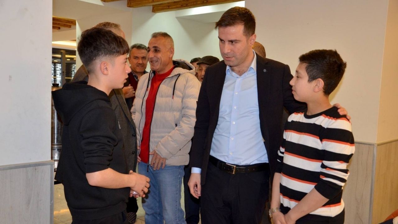 Sarıkaya’da Gençlere Özel İftar Programı Protokol Ve Gençler Bir Araya Geldi (1)