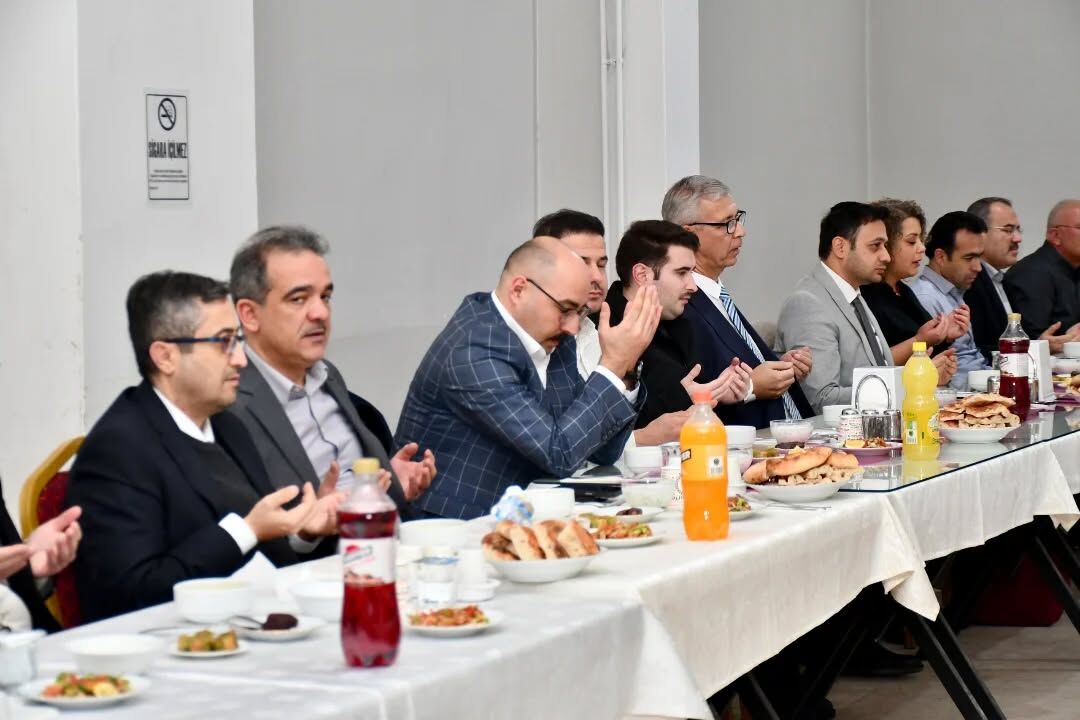 Sorgun'da Eğitimciler İftarda Buluştu1