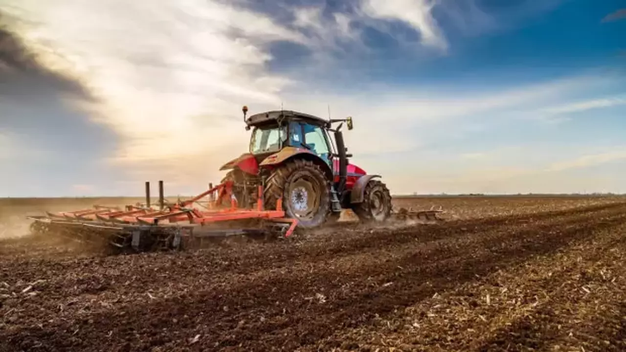 Traktor Sektorunde Alarm Zilleri Finansman Ve Iklim Kiskacinda 2026 1770044557 0859