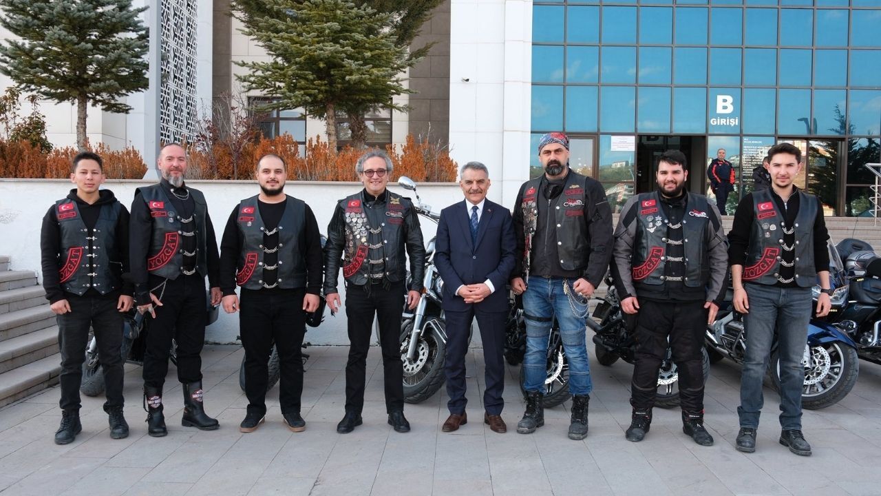 Türk Chopper Mc Motosiklet Kulübü Yozgat İl Temsilcisi Vali Özkan'ı Ziyaret Etti3