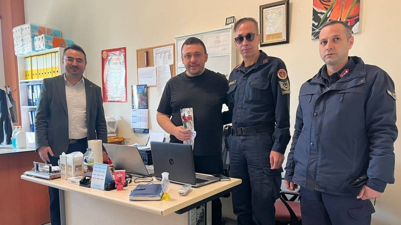 Yenifakılı Jandarması’ndan Duygulandıran 14 Mart Ziyareti (4)