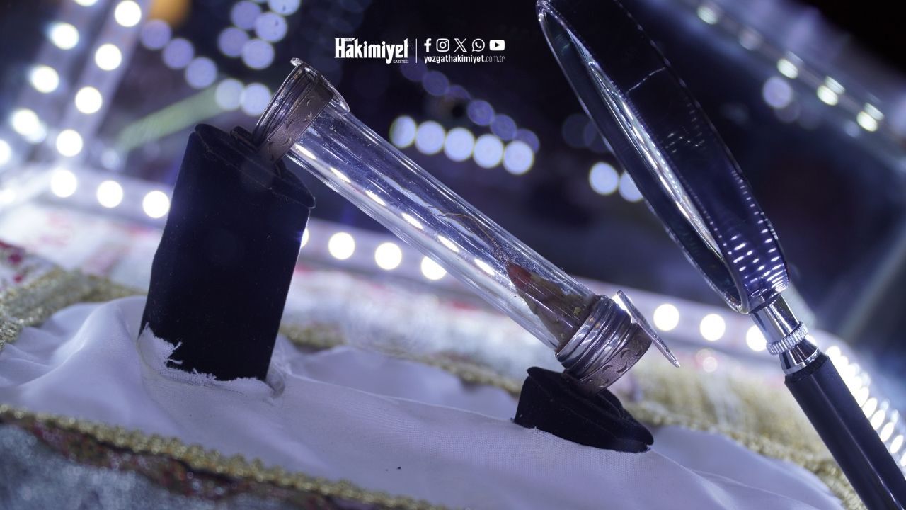 Yozgat Çapanoğlu Camii'nde Sakal I Şerif Ziyarete Açıldı (2)