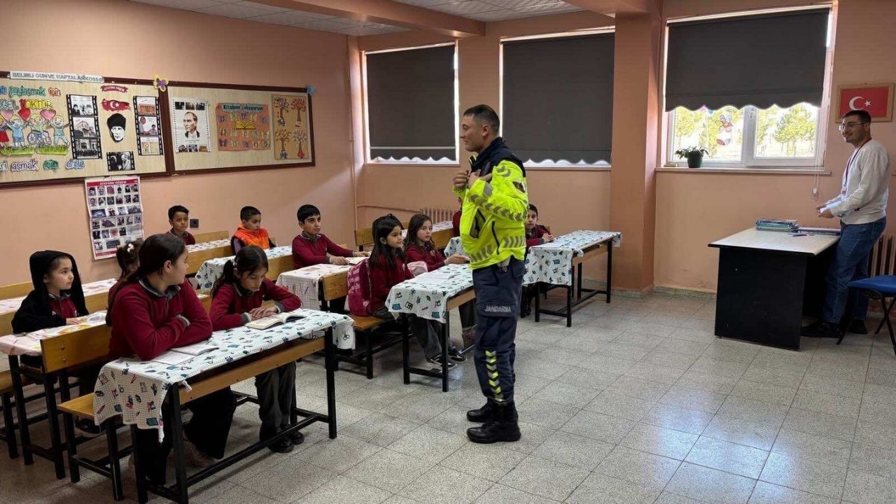 Yozgat Jandarması Geleceğin Sürücülerine Trafik Sırlarını Öğretiyor (3)